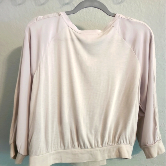 Top - Picture 2 of 3